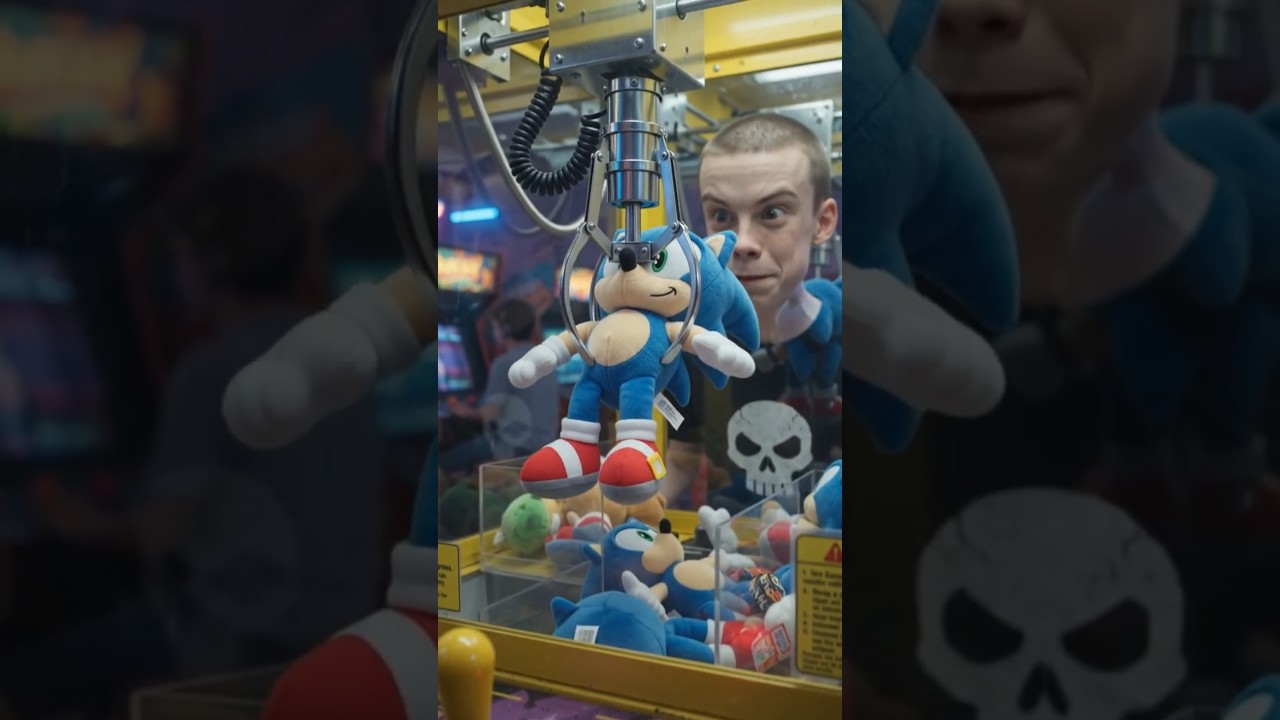 Sid Plays The Sonic Claw Machine