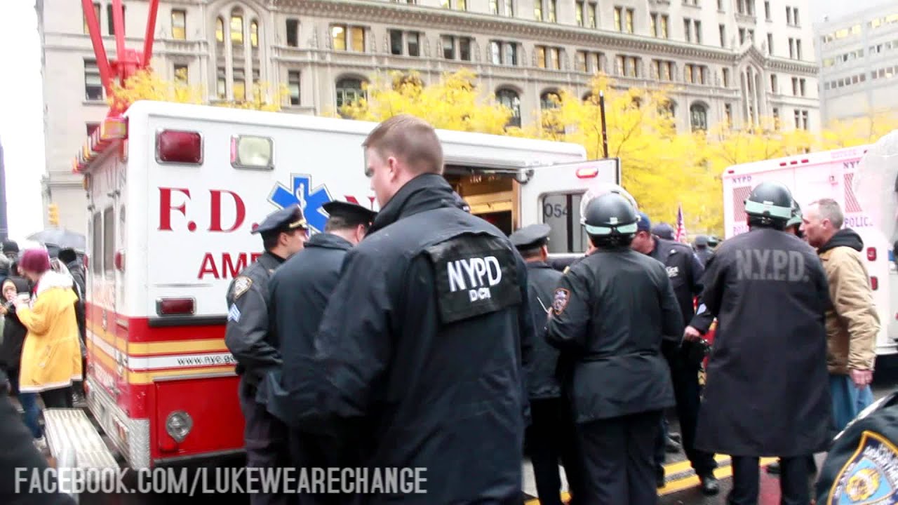 Undercover Cop Assaults Journalist @ Occupy Wall Street