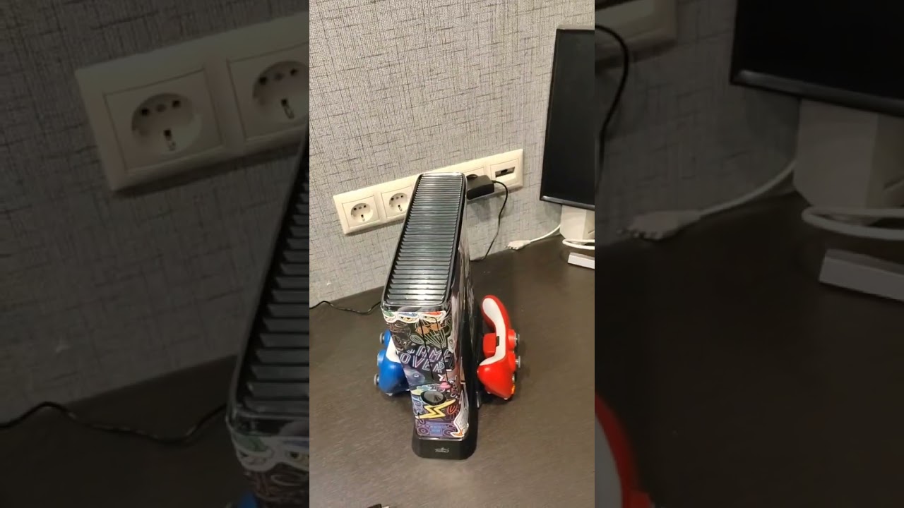 Xbox 360 slim и наушники Razer