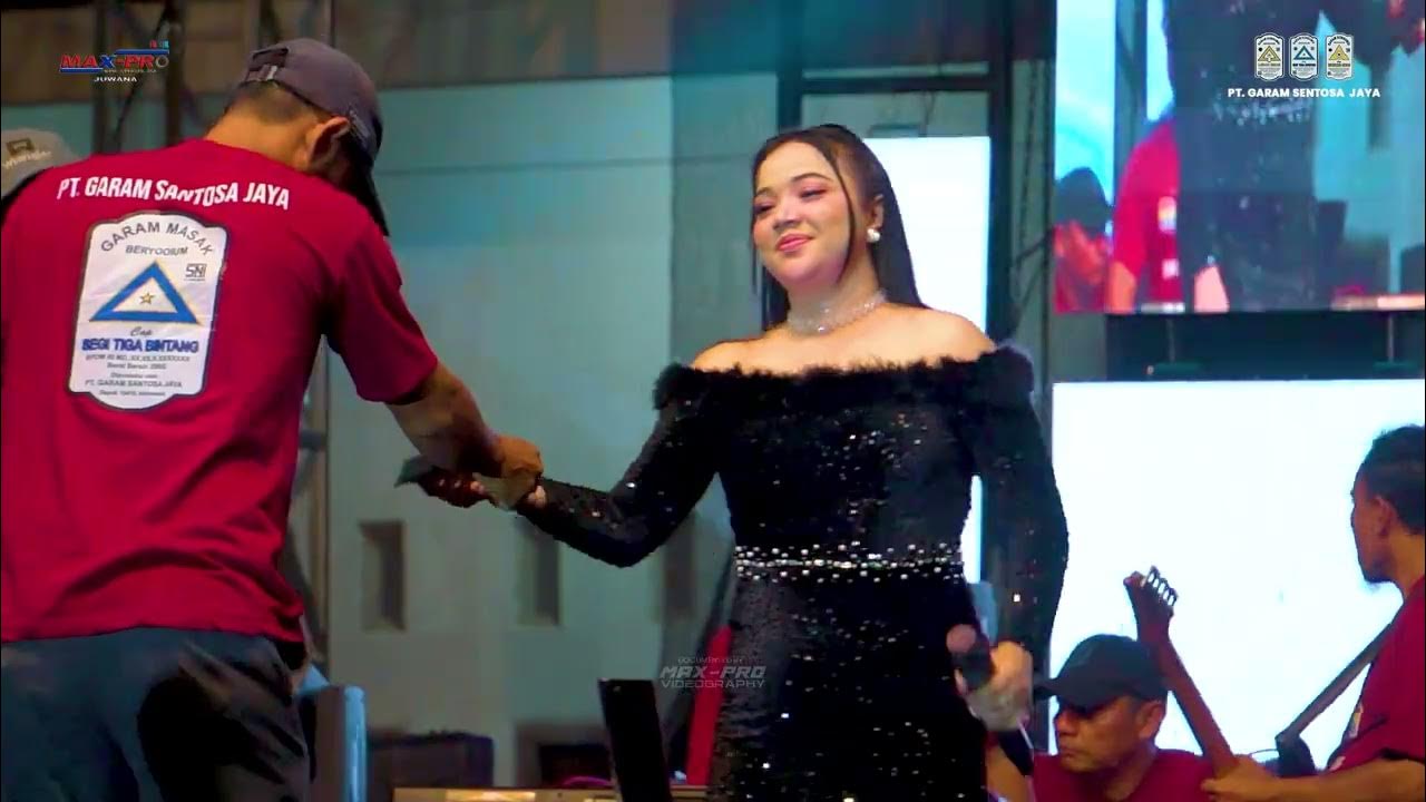 Onlayn jinsiy aloqa: keksa ona va ikkita gey ogil Jinsiy aloqada etuk ayollar