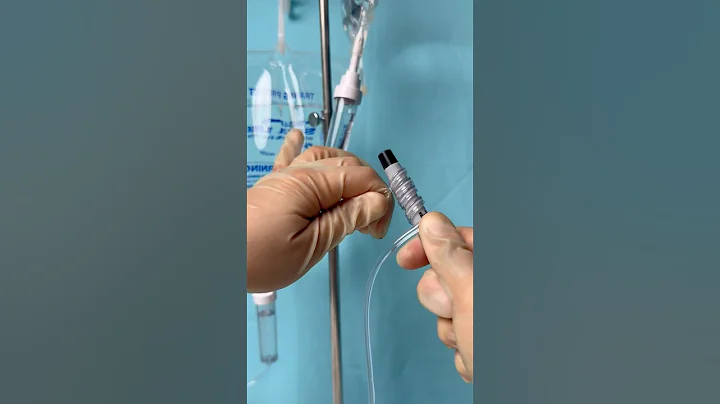 IV Bubble Removal Hacks 🫧😷 #goodtoknow #surgeonlife #vet #medicine #hacks #medical #funfact #learn