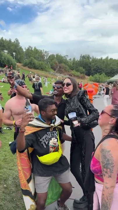 Sara Landry greeting her fans at Tomorrowland #fans #shorts #short #fyp #reels #viral #viralvideo