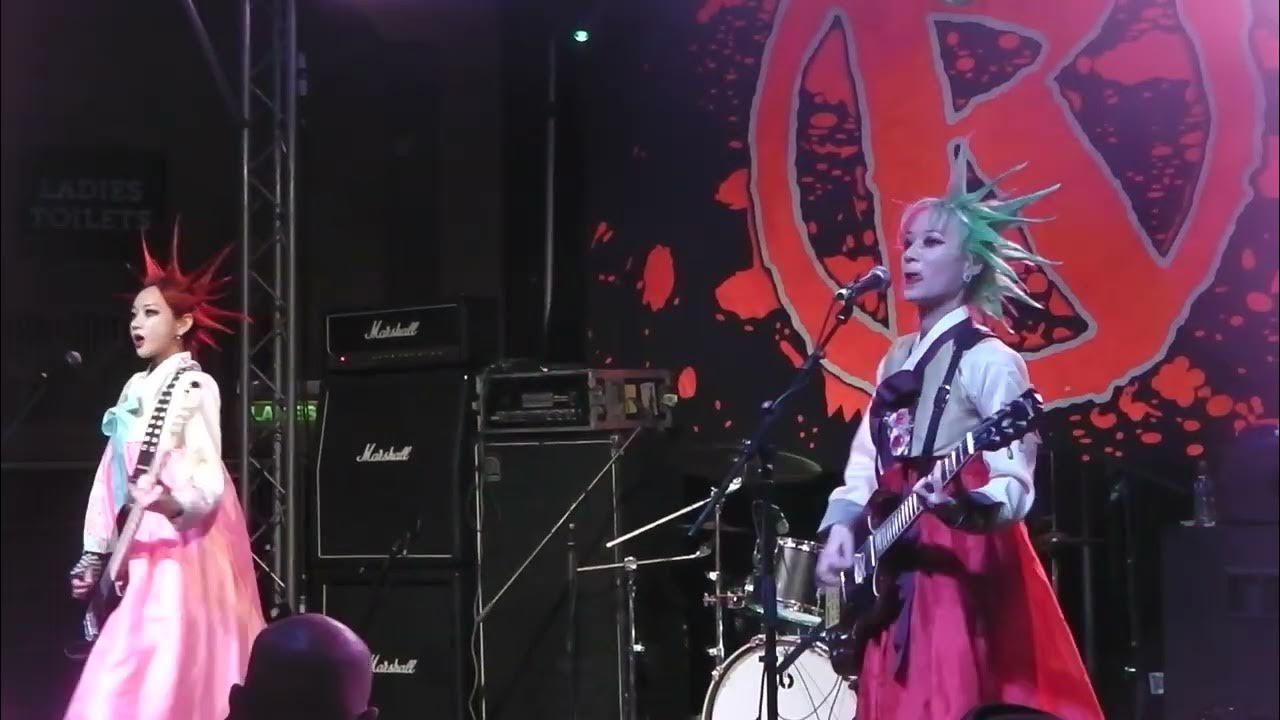 Rumkicks - Intro / I Don&rsquo;t Wanna Die - YouTube