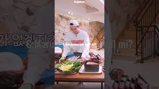 Chan Yemek Seçmeye Çalışıyor Şfet