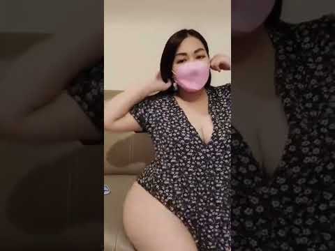 live Tante pamer paha putih mulus