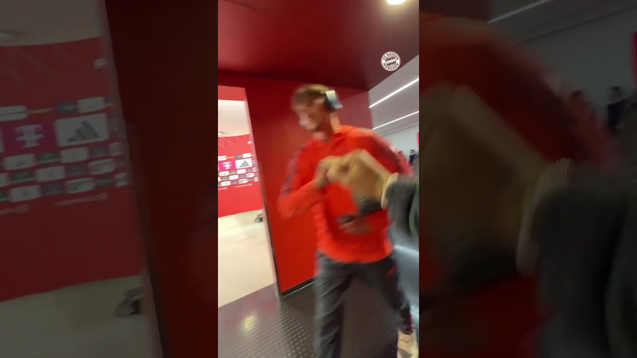 LEON GORETZKA TOM BISCHOF AND RAPHAEL GUERREIRO BEFORE BUNDESLIGA MATCH VS WERDER BREMEN  