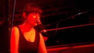 Blue Roses (Laura Groves) - I Wish I