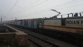 MUST WATCH-How Loco Pilots Drive In Foggy Days!!