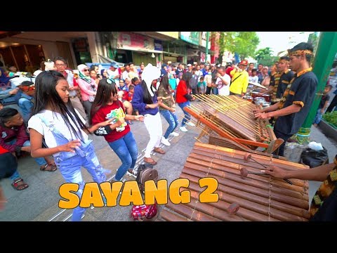 Semakin Diminati, Angklung Carehal Iringi Fans Ikut Berjoget (Angklung Malioboro) Sayang Cover Semakin Diminati, Angklung Carehal Iringi Fans Ikut Berjoget (Angklung Malioboro) Sayang Cover
