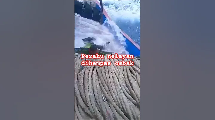 A fishing boat was struck by large waves #fishing #boat #sea #short