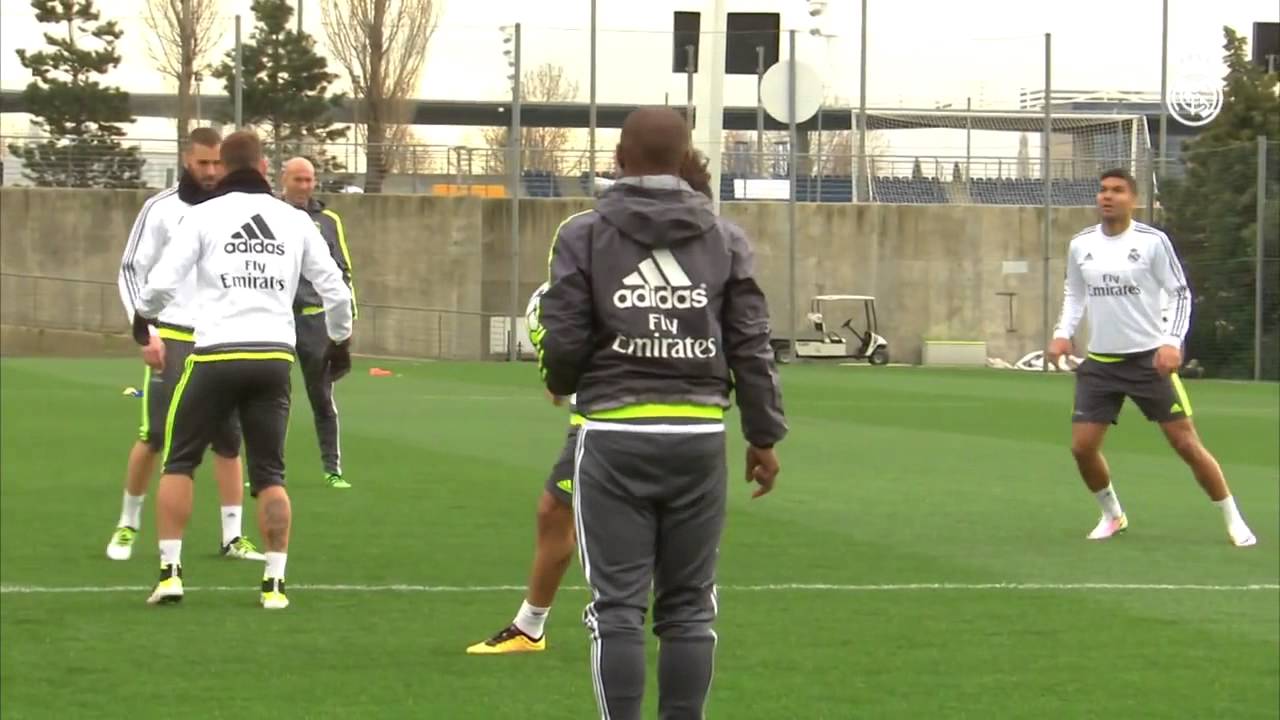 Don't let the ball touch the ground! YouTube