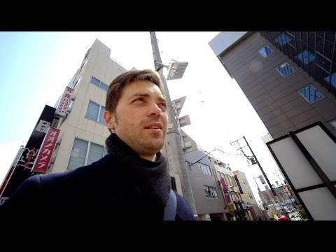 Утро в задрипанном номере. Голые молчаливые статуи. Упадок и романтика провинции