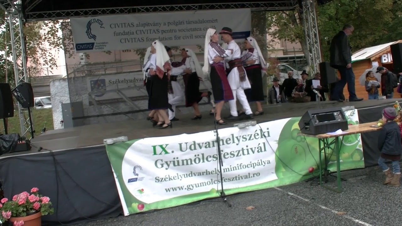 Külsőrekecsini Naputánjáró Néptánccsoport