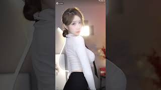 迷人的黎闪电20230304063146