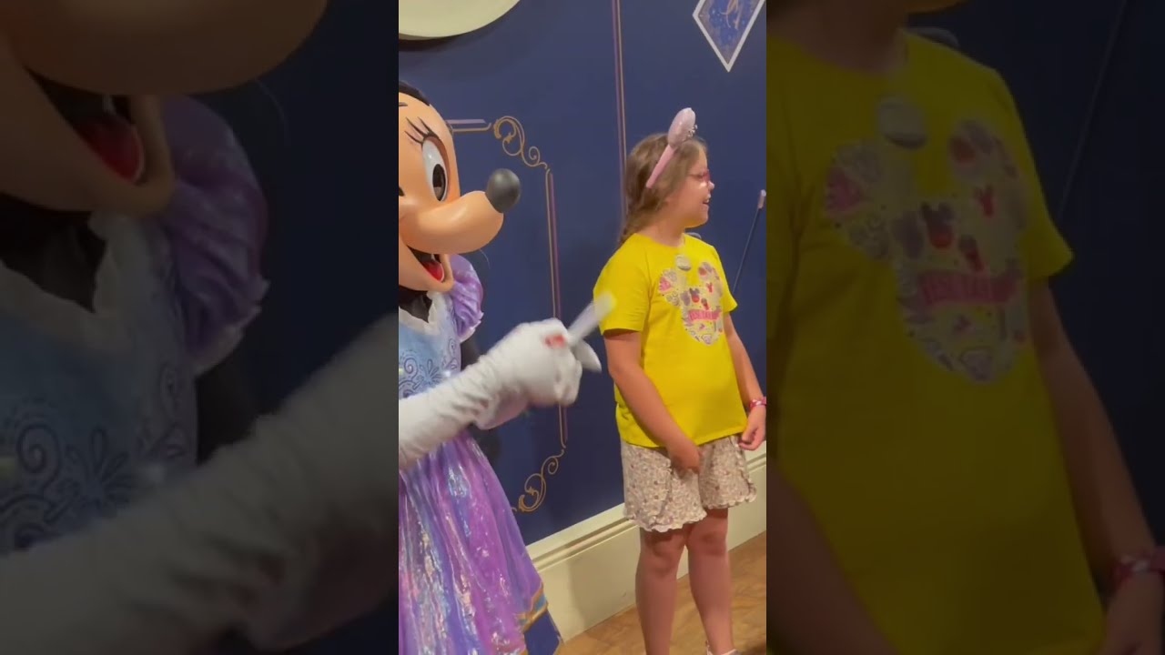 Meeting Mickey And Minnie Together Disney Mickeymouse Magickingdom