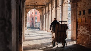 Silent Street Photography in Venice - Part 1 (Fujifilm XT5 / XH2s)