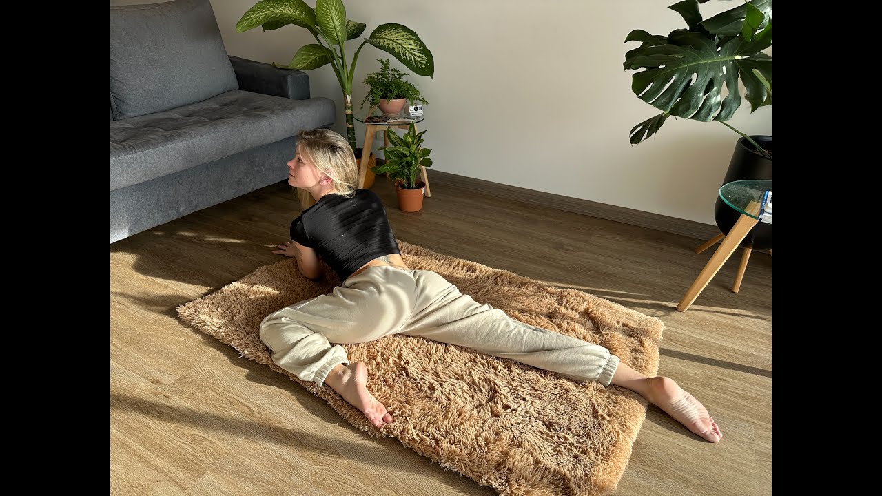 Sammmnextdoor - Lazy Sunday Yoga: Hips and Lower Back Stretch - YouTube