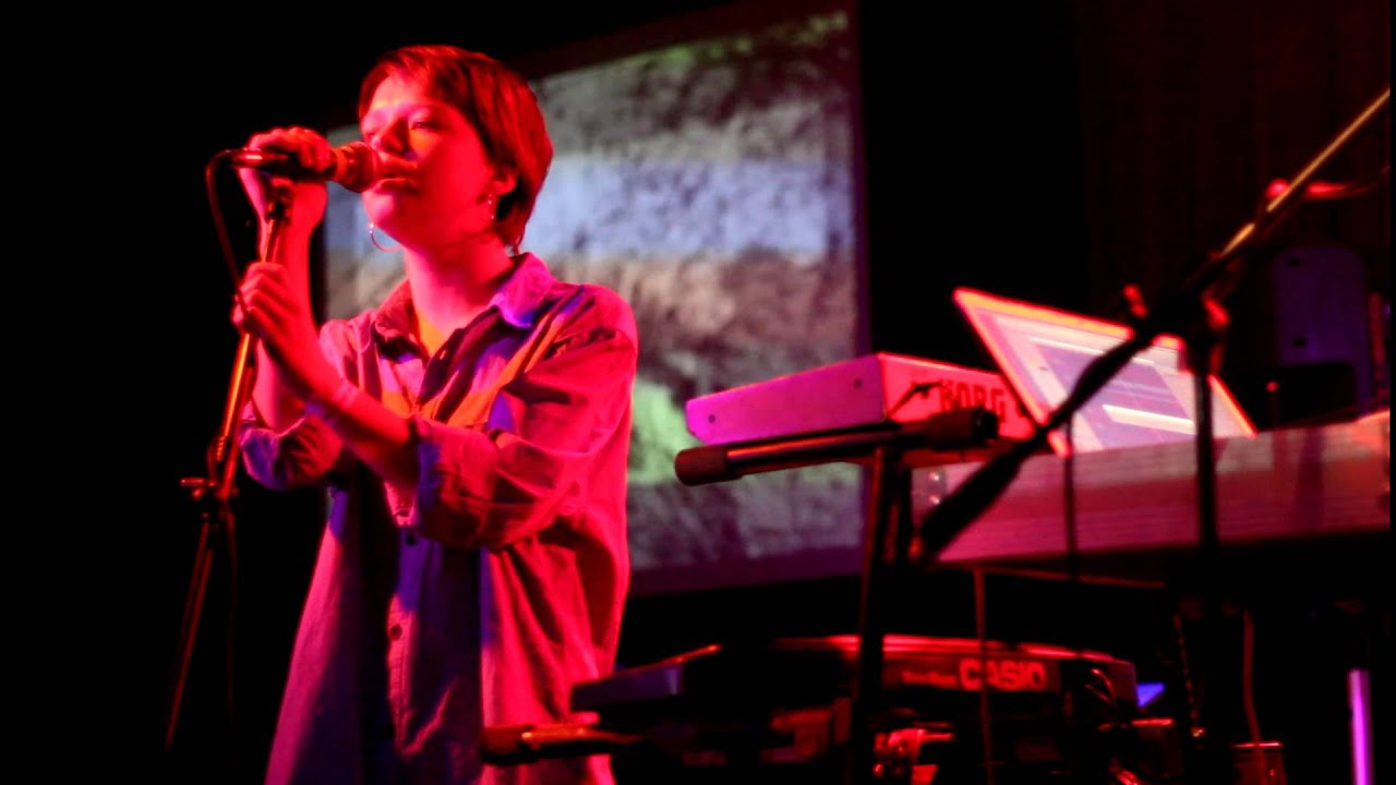 Ver Secrets of the third planet-Дыши (Live 16 тонн29.11.2011) en YouTube