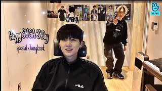 Kocaknya Jungkook memberi ucapan selamat ulang tahun untuk  Suga saat VLive #heppySugaDay