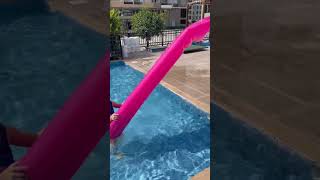 Elif Havuza Yatakla Atlanırmı