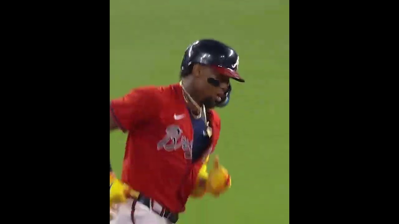 Acuña con su vuela cerca