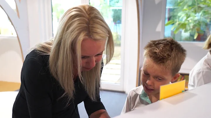 Principal Miss Alison Lamb - How to choose the rig...