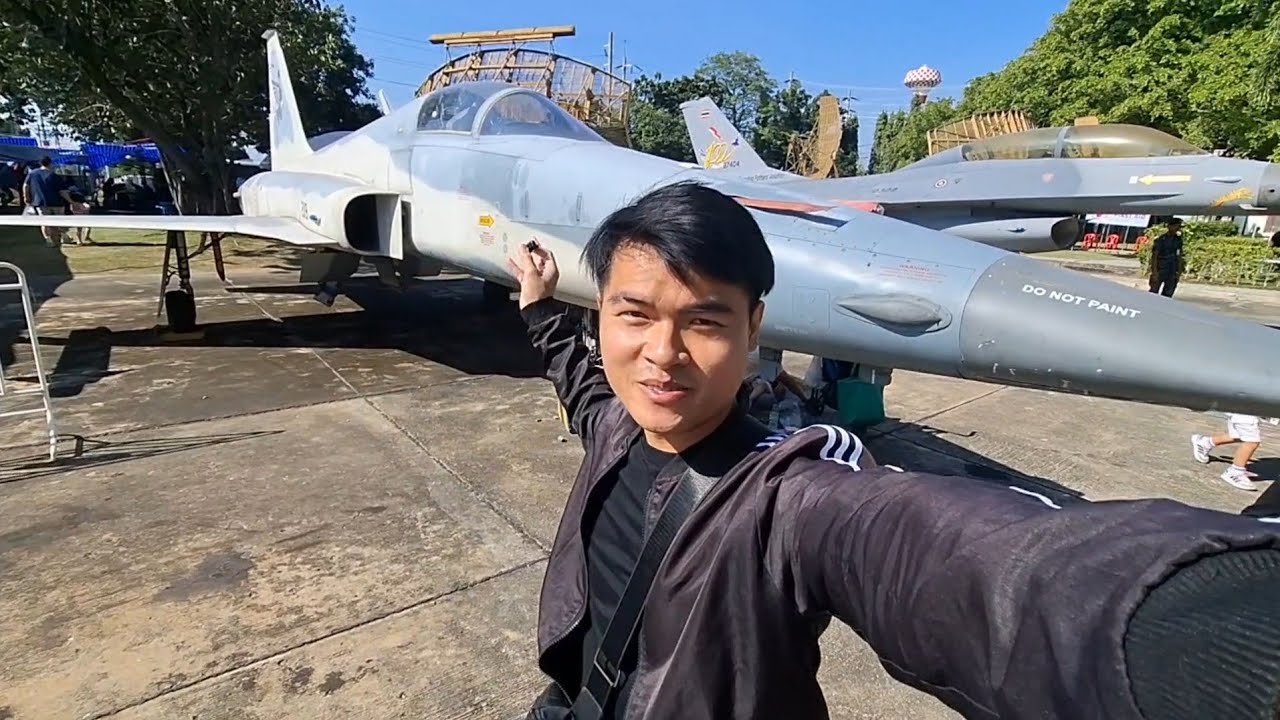 ถ้าไม่มีวันเด็ก บ่าวลาวคงไม่มีโอกาสมาดูเครื่องบินแบบนี้