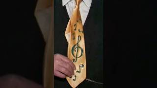Mr. Hanney's Transistor Neck Tie/Green Acres Christmas