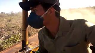 Arando Terra Com Cbt 8060 Na Grade 24