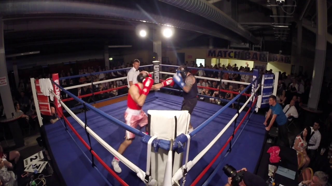 Ultra White Collar Boxing Darlington Fabio Pontecorvi VS Simon Van