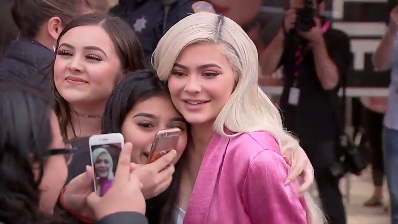 Kylie Jenner Makes Guest Appearance At Houston Ulta Store Youtube