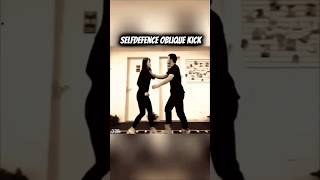 STREET DEFENCE : The Oblique kick 💥⚡ #kick #obliquekick #selfdefence #shorts
