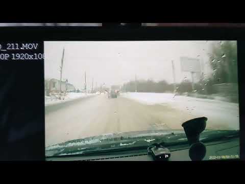 люди выпрыгивают из трамвая, Ульяновск