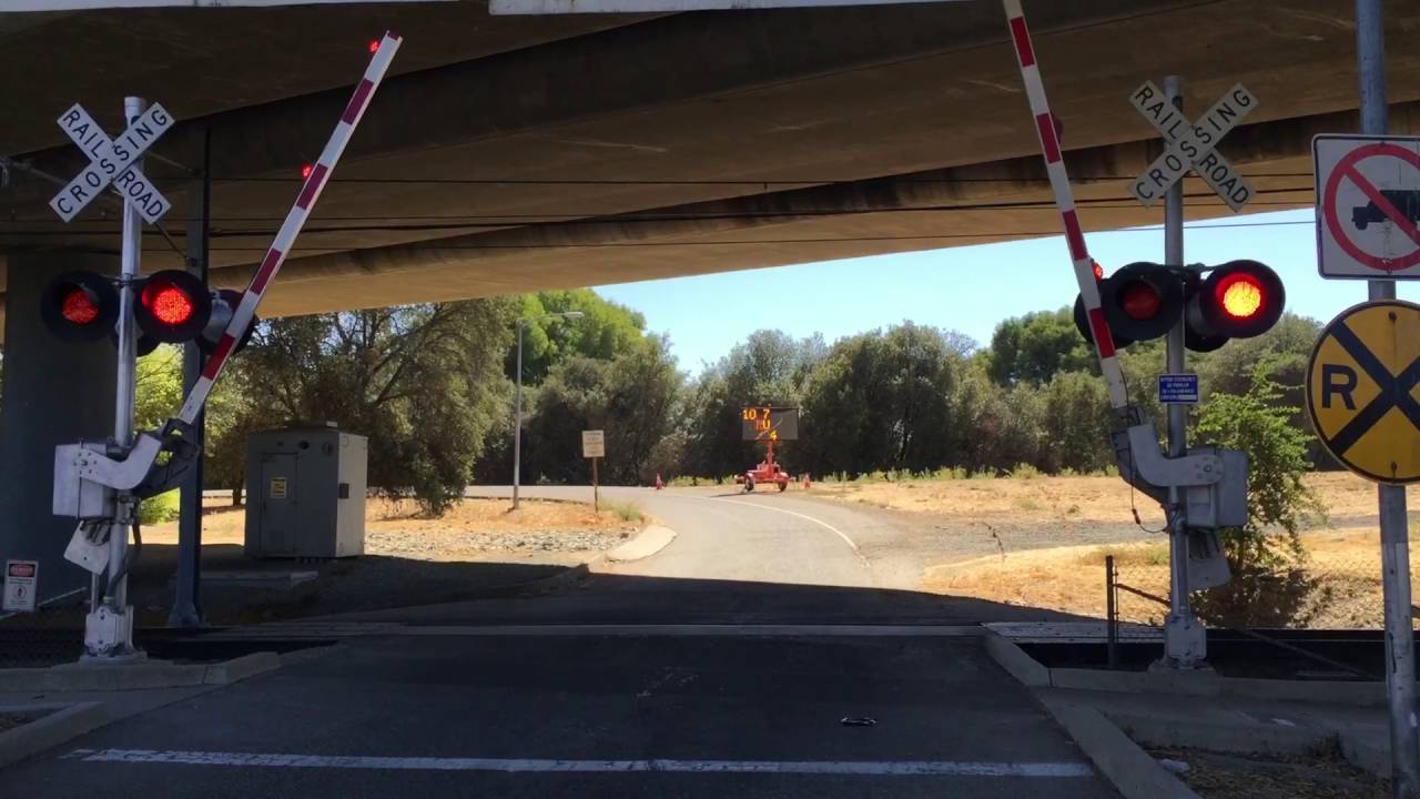Railroad Crossing Ramp I-80 Ramp Railroad Crossing, Sacramento Light Rail Blue Line Inbound ...