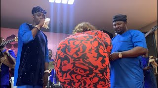 PASUMA FREAKED BY OLAYINKA SOLOMON ON STAGE AT JIGAN BABA OJA 40TH BIRTHDAY