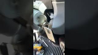 Cómo quitar el ignition cylinder de un Isuzu truck  2022