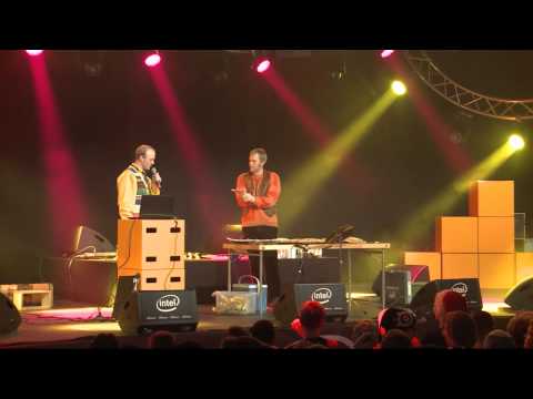 Rymdreglage &amp; Ninjamoped - Tårtbakning - Dreamhack Winter 2011