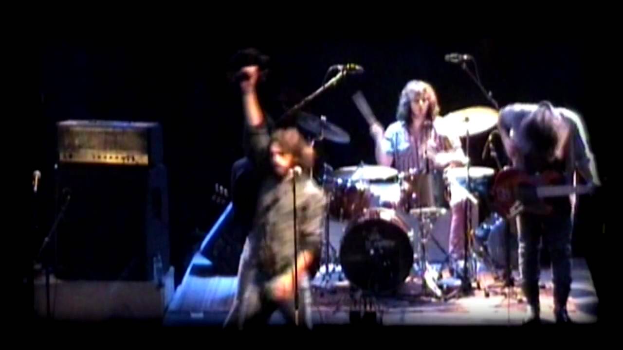 It's enough El Corral THE MIDNIGHT TRAVELLERS