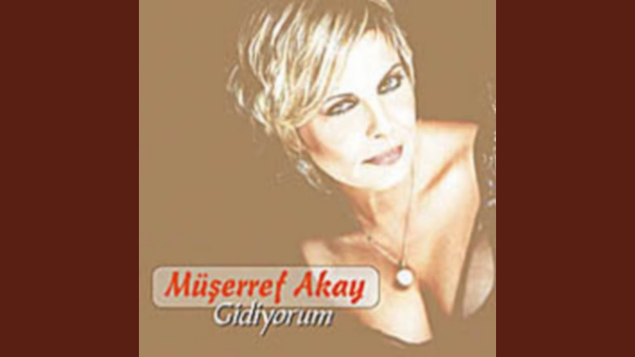 Gece Kirpikli Kadın