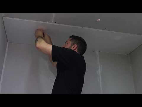 वीडियो: बाथरूम में पीवीसी पैनलों से छत (54 फोटो): अपने हाथों से कमरे में मरम्मत कैसे करें, छत पैनलों के साथ खत्म करें