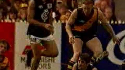 AFL Skills Video - Hand Pass