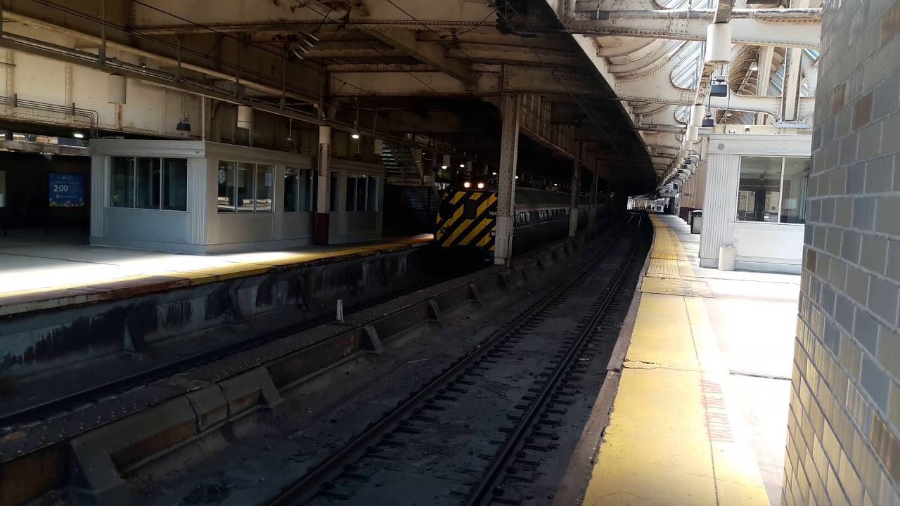 Amtrak Keystone Train 665 Leaving Newark Penn - YouTube