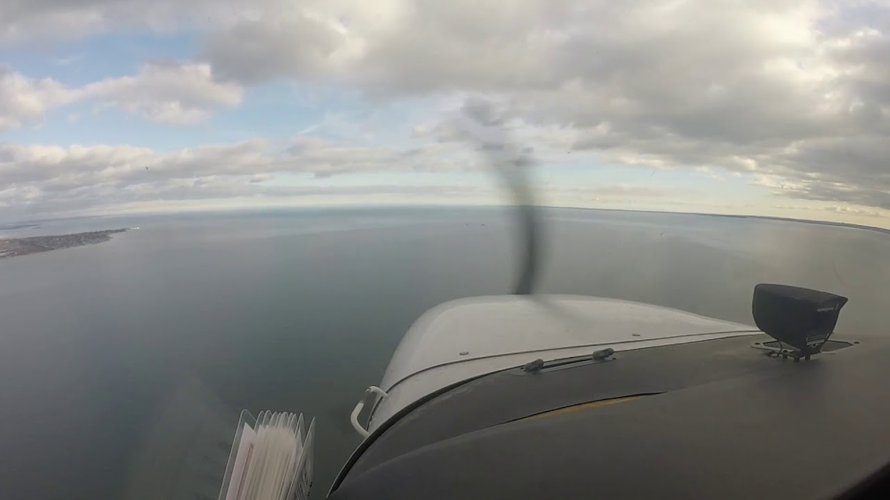 LOW VFR FLIGHT TO KBDR