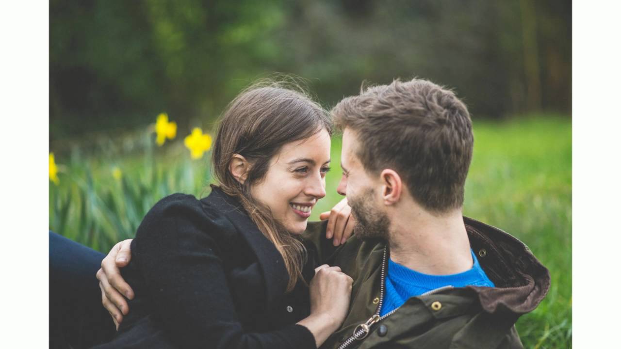 Spring Daffodil & Wellies Pre-Wedding Shoot