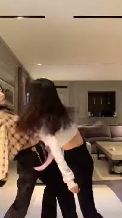 BY2girl 抖音 撞到對方該怎做｜Best TIKTOK When You Bump Into Someone