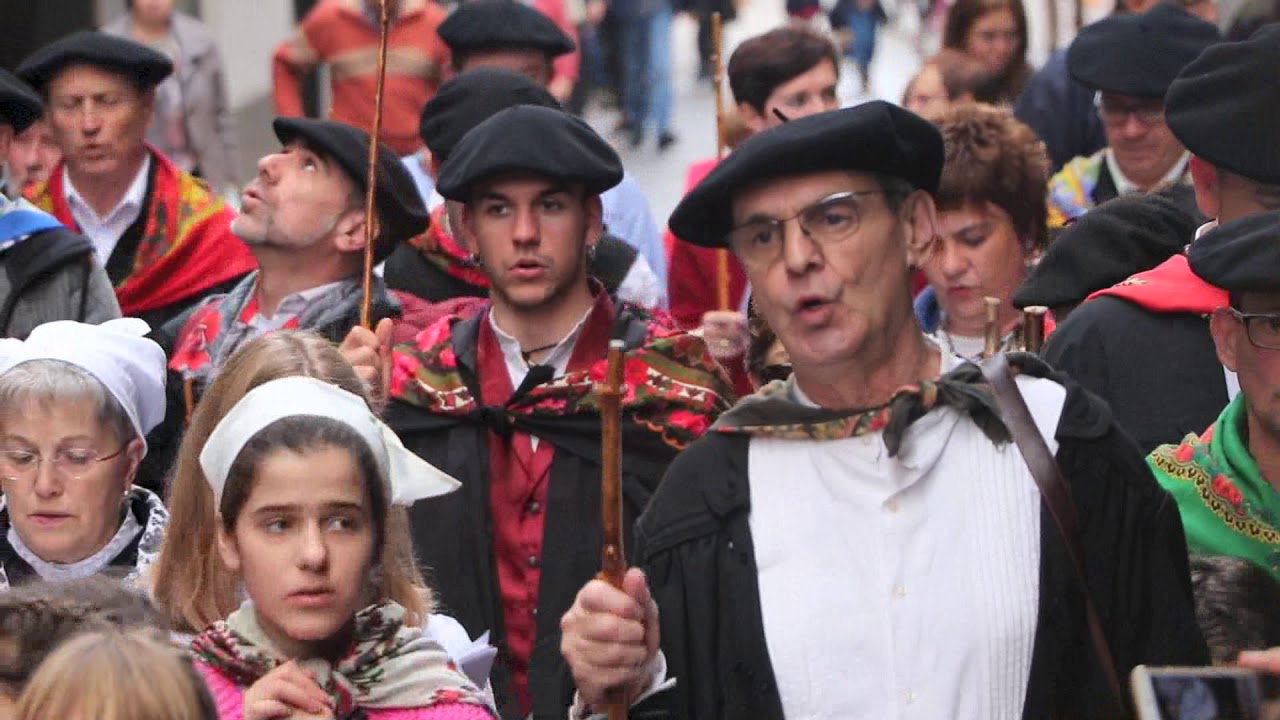 Etxegiña taldekoen santa eskea Elgoibarren