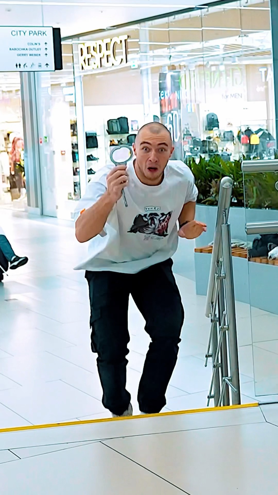Advanced Way to Pick Up a Woman? #kiryakolesnikov #funny #comedy #prank #pickupline