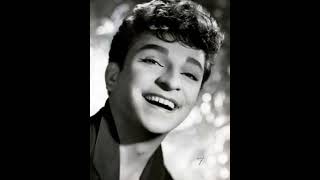 Zeki Müren - Gel Gönlümü Yerden Yere Vurma Güzel