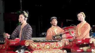 Musik Gamelan Herucakra  SMPN 1 Bantul~ Lesung Jumeglung~FKY 2017