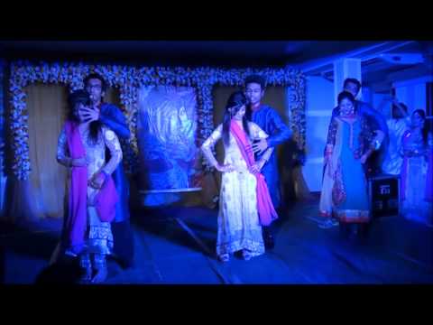 Mehndi Lagake Rakhna (Holud Performance)